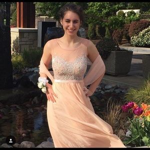 Elegant Evening/Prom Dress - Size 4